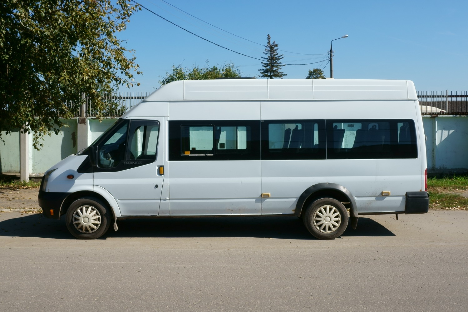Микроавтобус Ford Transit (вид салона)
