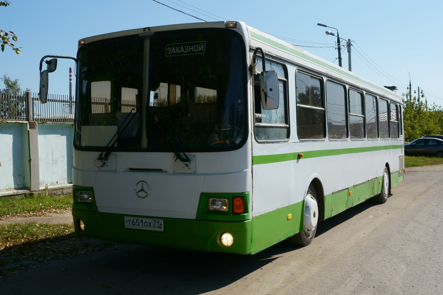 Автобус ЛИАЗ (вид сбоку)